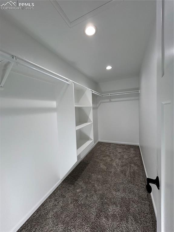 Image 28 of 49: Closet