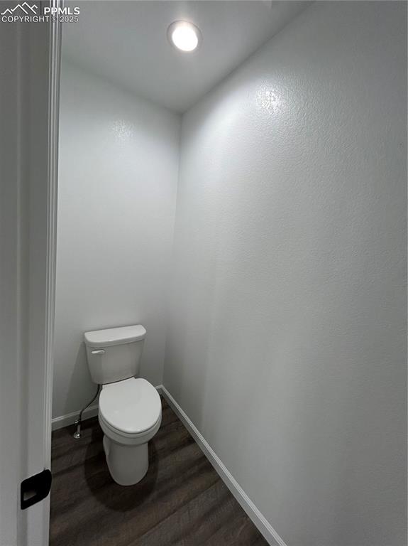 Image 33 of 49: Bathroom