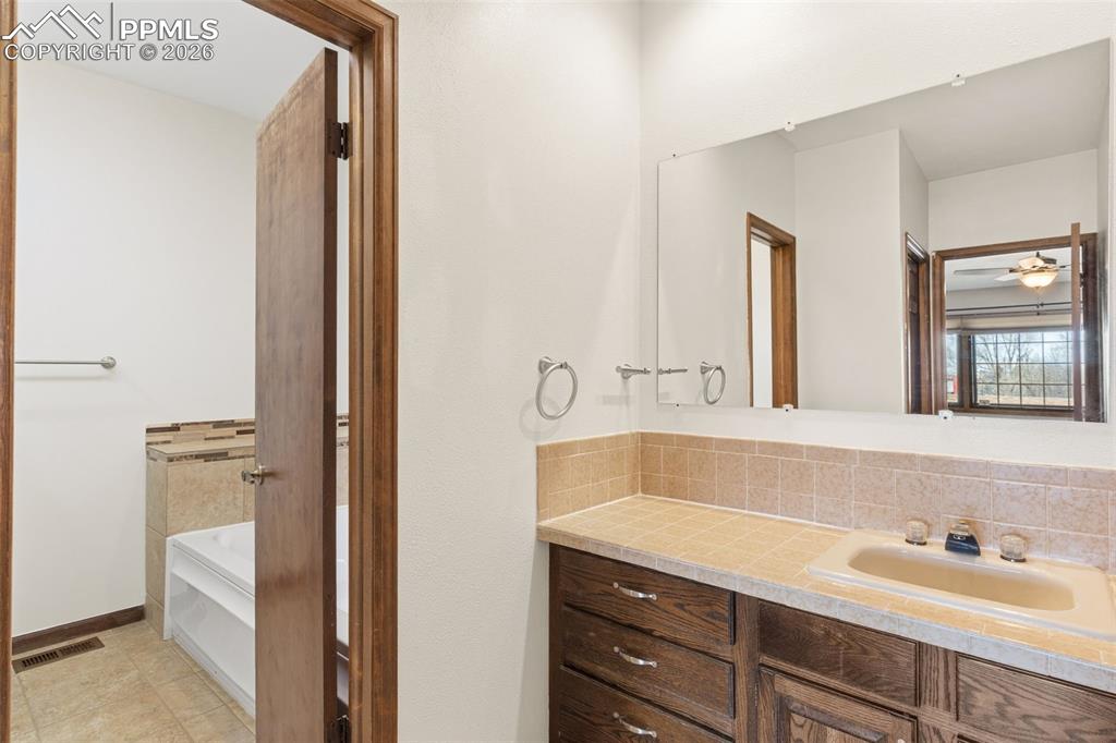 Image 22 of 35: Dedicated Primary Bathroom