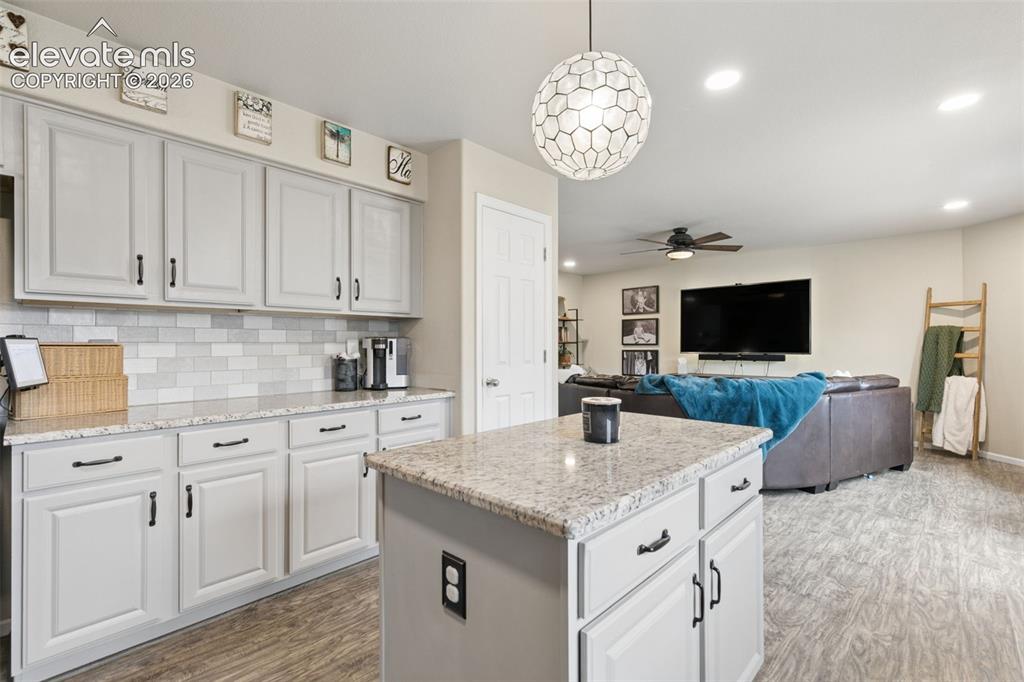 Image 12 of 49: Kitchen