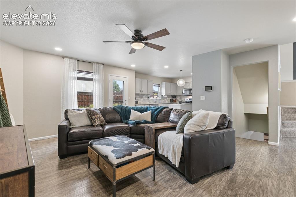 Image 14 of 49: Living Room