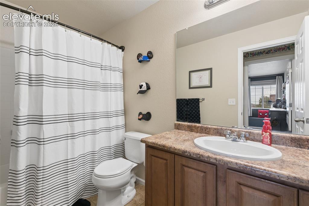 Image 30 of 49: Bathroom