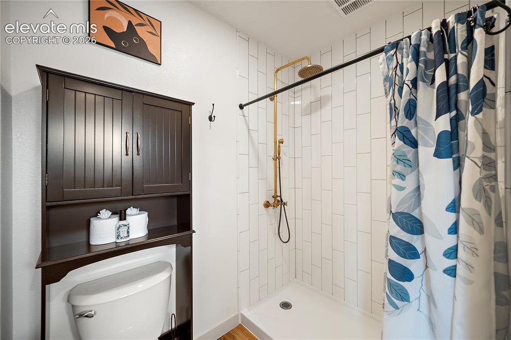Image 21 of 48: Master Bathroom
