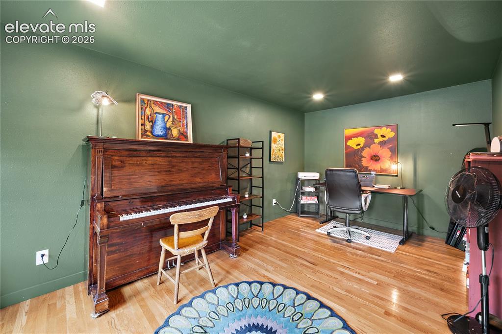 Image 6 of 48: Office