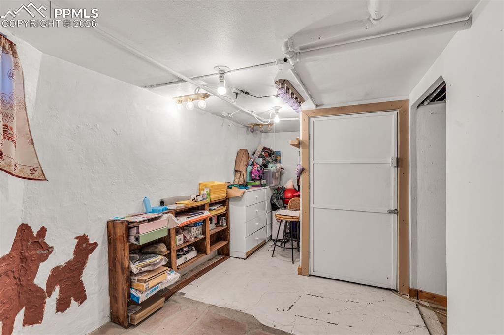 Image 28 of 50: Basement