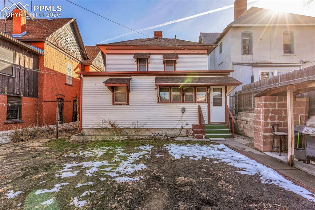 Image 31 of 50: Back of Structure