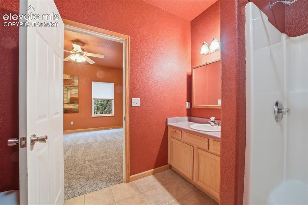 Image 10 of 36: Bathroom