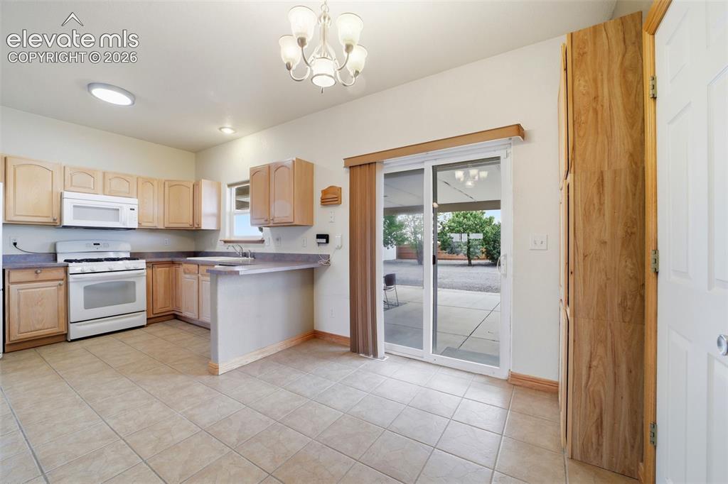 Image 4 of 36: Kitchen