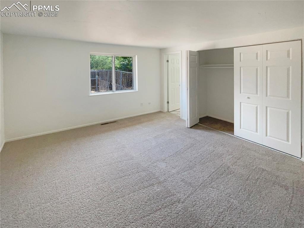Image 5 of 22: Bedroom