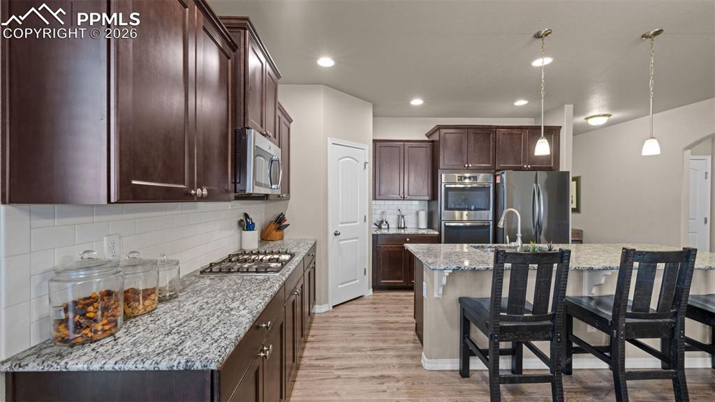 Image 4 of 42: Kitchen