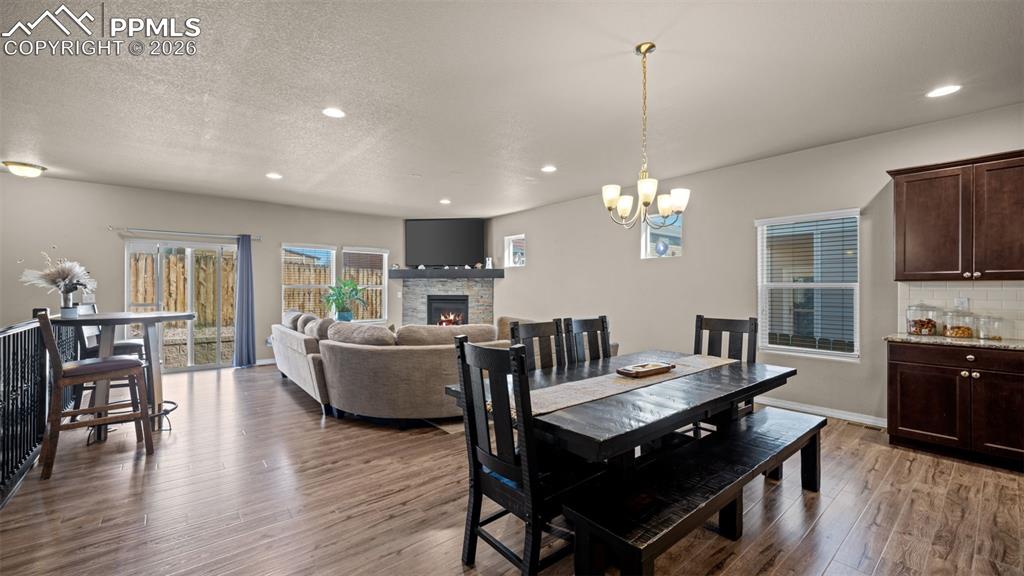 Image 9 of 42: Dining Area