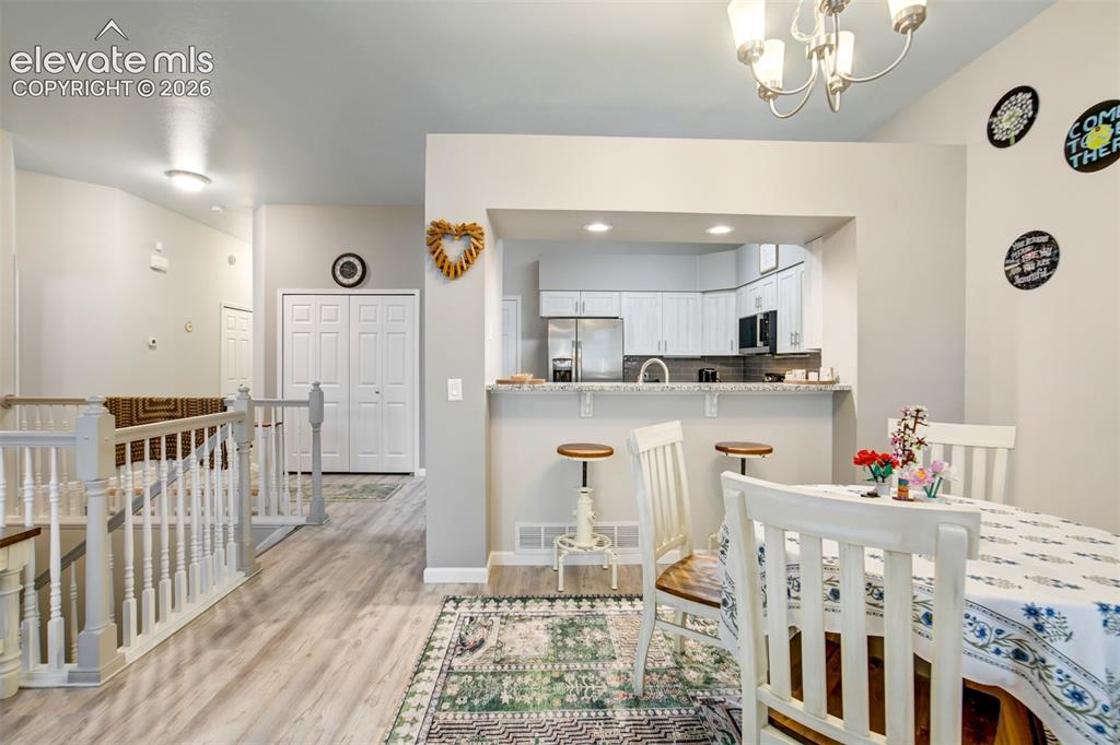 Image 7 of 41: Dining Area