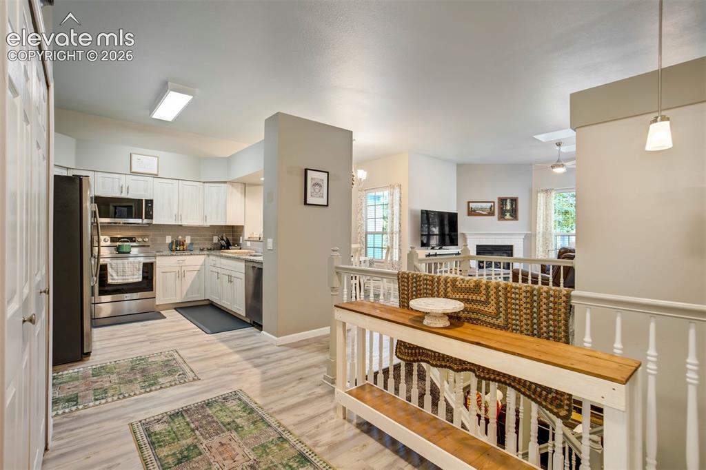Image 8 of 41: Kitchen