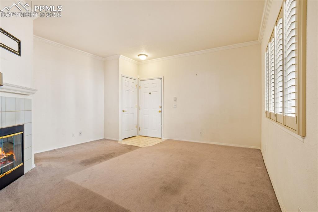 Image 6 of 26: Living Room