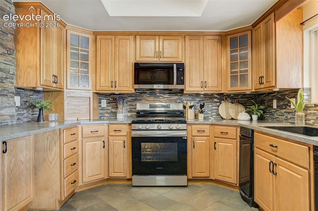 Image 9 of 44: The new gas stove is here to help conquer that next family dinner. 