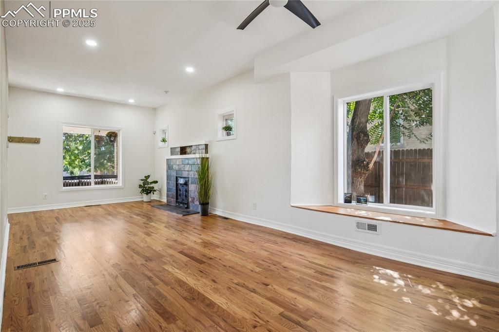 Image 11 of 50: Living Room