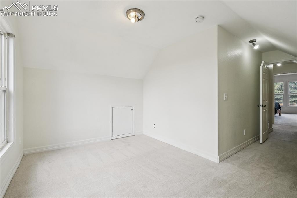 Image 32 of 50: Bonus Room