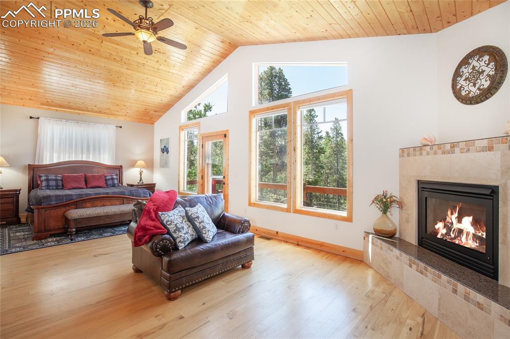 Image 22 of 50: Kitchen