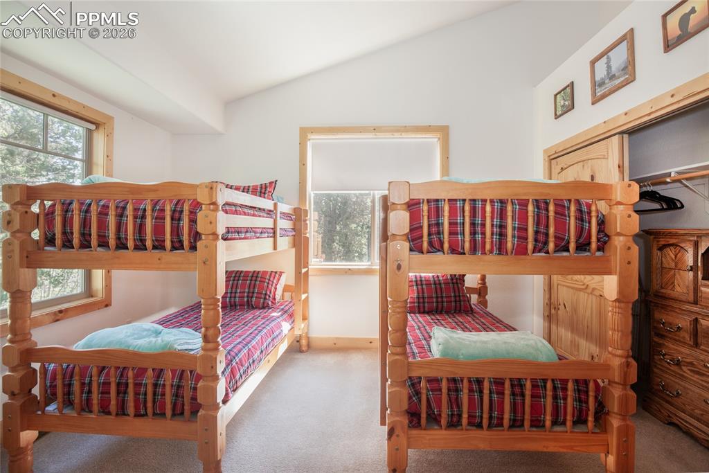 Image 31 of 50: Bathroom