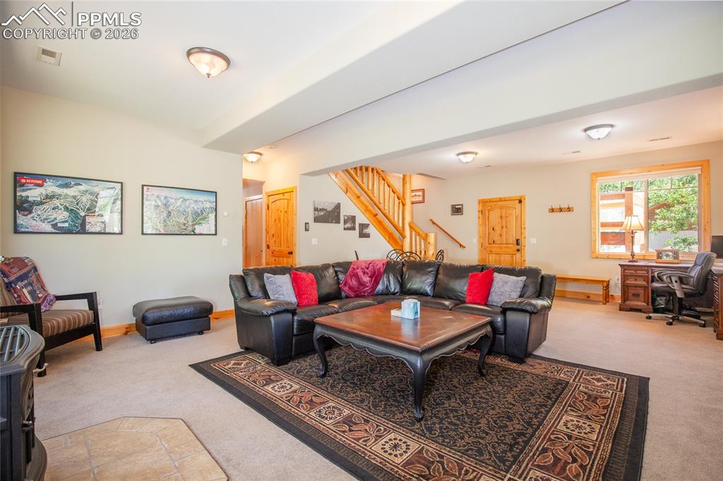 Image 35 of 50: Laundry