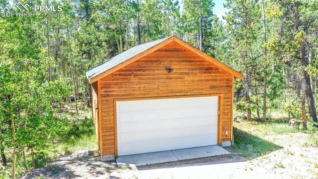 Image 8 of 50: Foxtail Pines Covenants 80-81