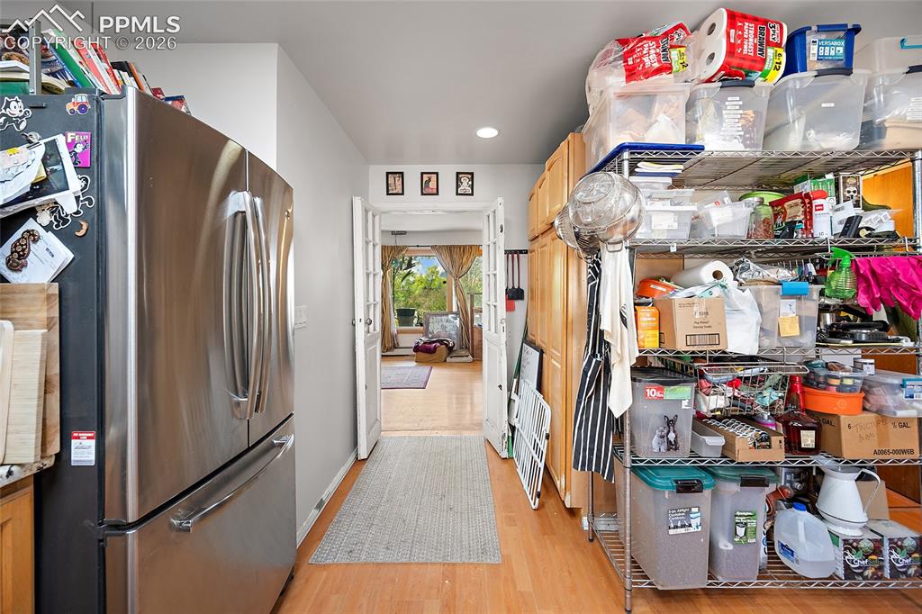 Image 14 of 50: Kitchen