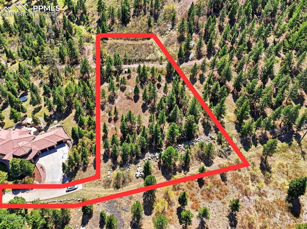 Image 2 of 26: Property lines are approximate and not a survey.