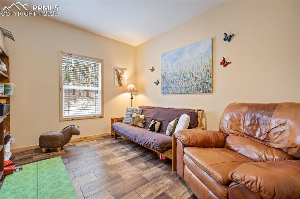 Image 15 of 50: Living Room