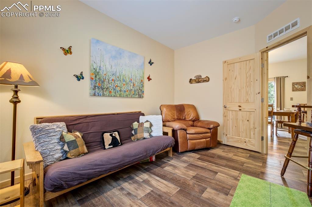 Image 16 of 50: Living Room