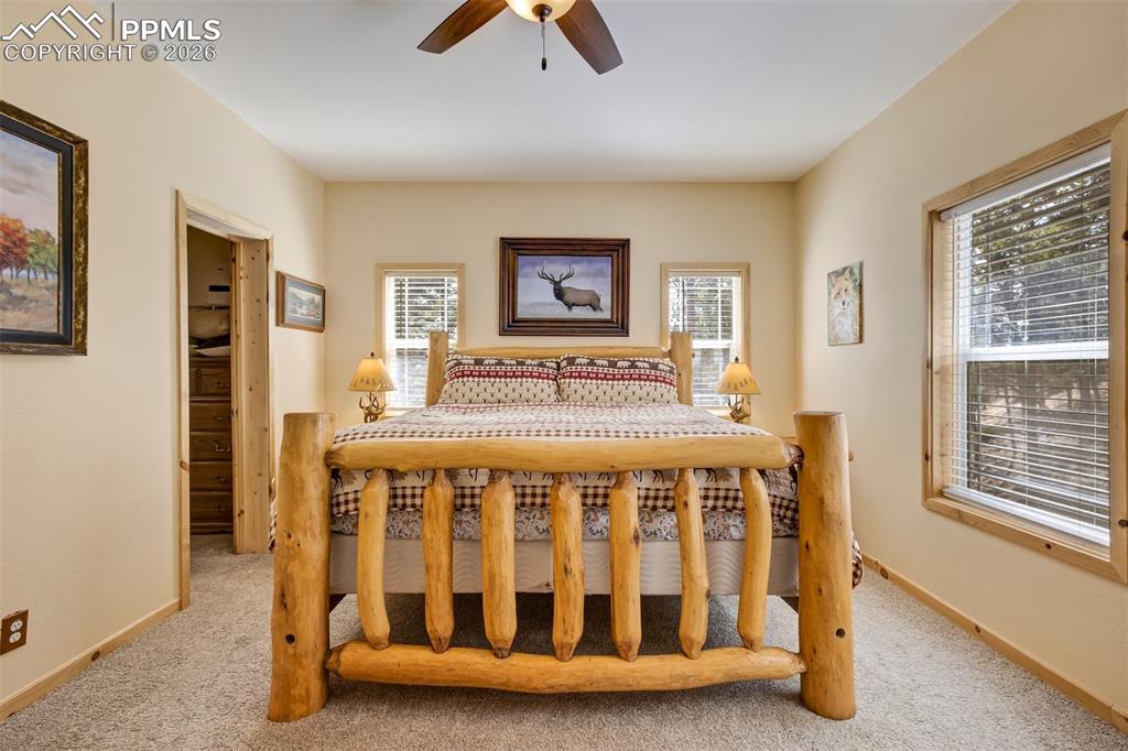 Image 30 of 50: Bedroom