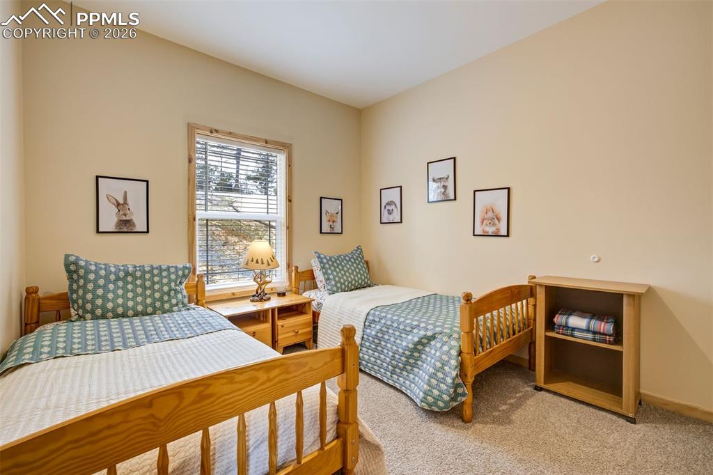 Image 37 of 50: Bedroom