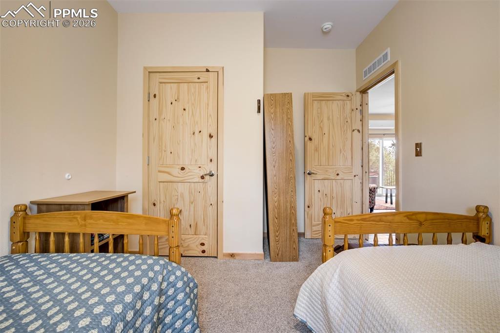 Image 38 of 50: Bedroom