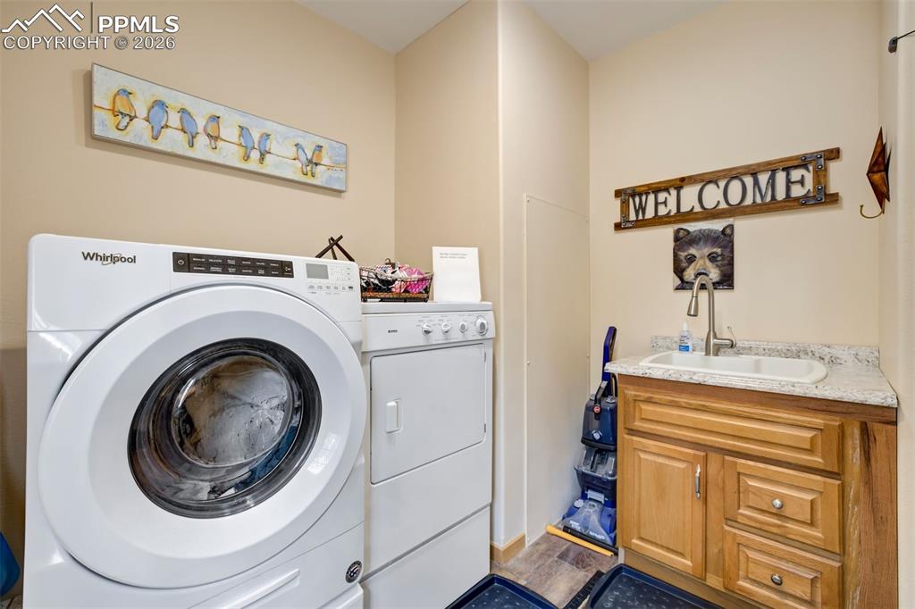 Image 40 of 50: Laundry