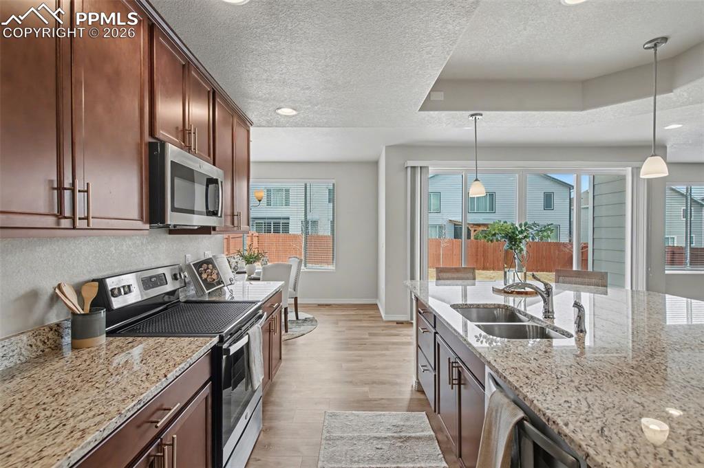 Image 14 of 38: Kitchen