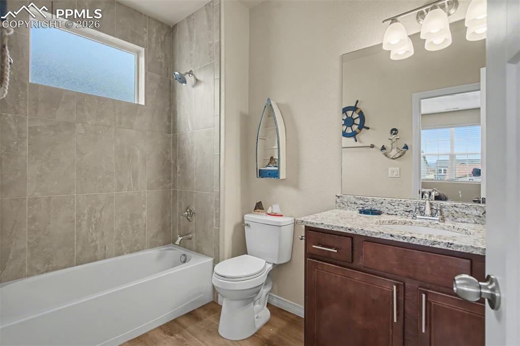 Image 38 of 38: Bathroom