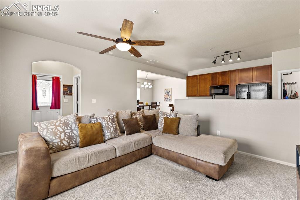 Image 6 of 31: Living Room