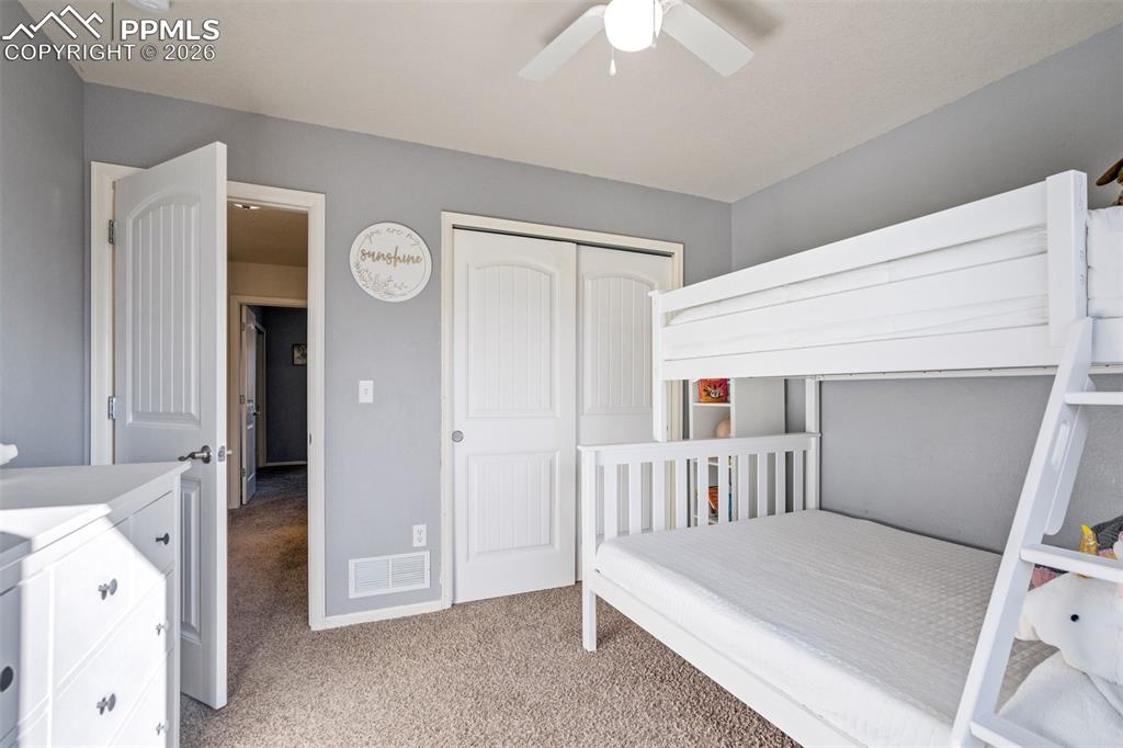 Image 29 of 50: Bedroom