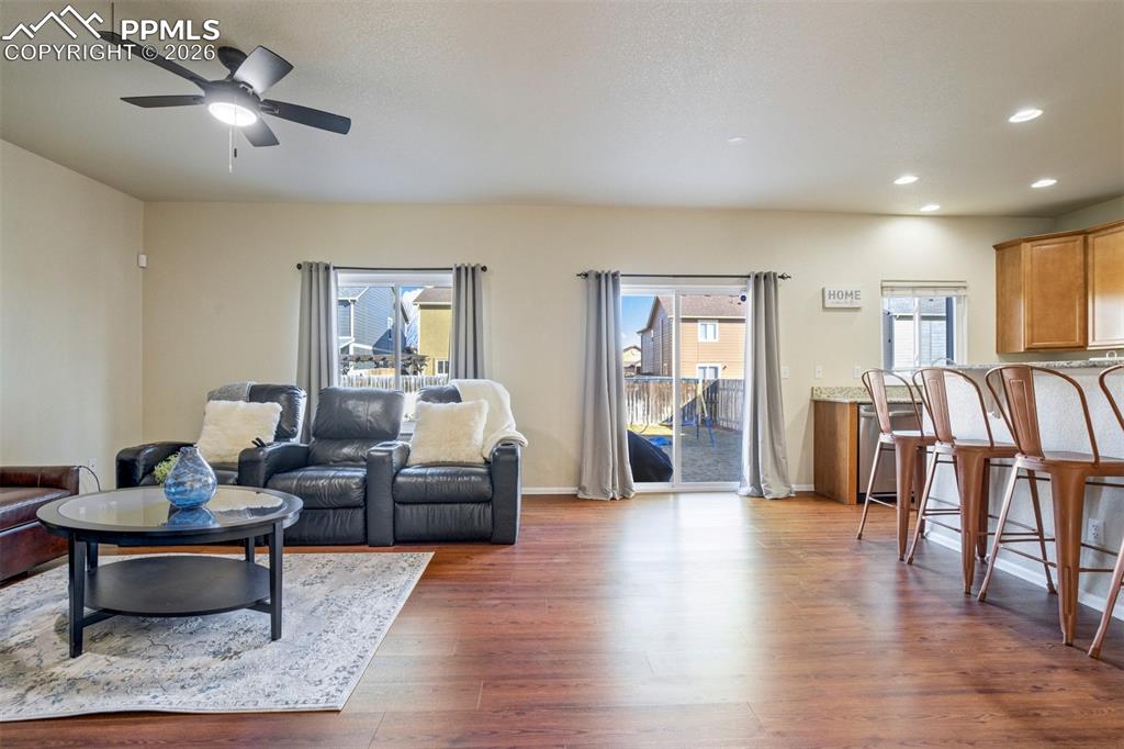 Image 7 of 50: Great Room