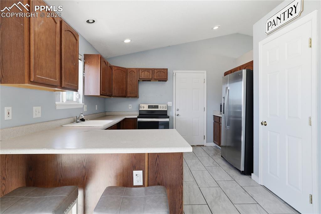 Image 11 of 35: Kitchen