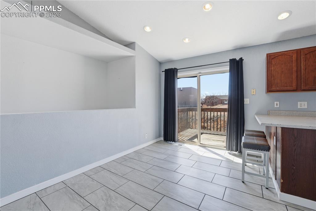 Image 8 of 35: Dining Area