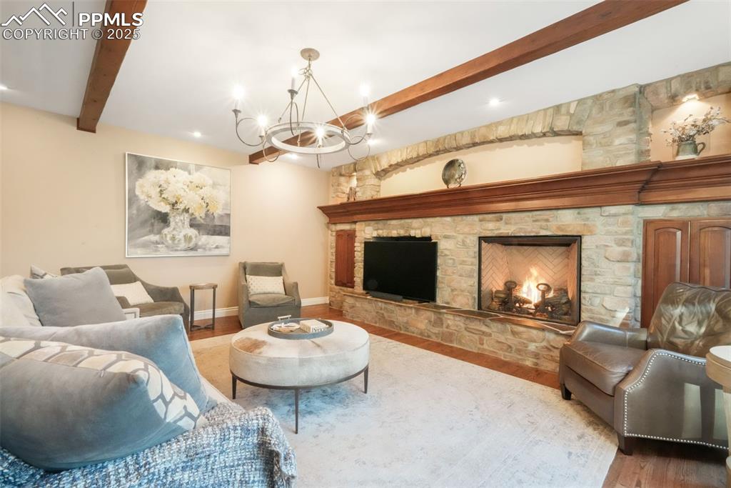 Image 11 of 50: Living Room