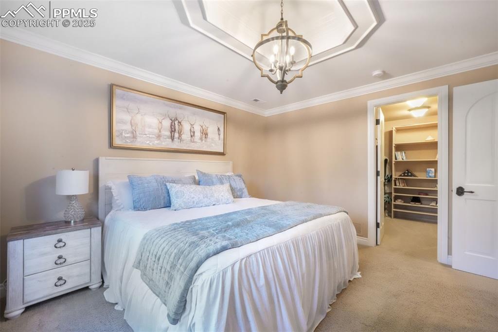 Image 39 of 50: Bedroom