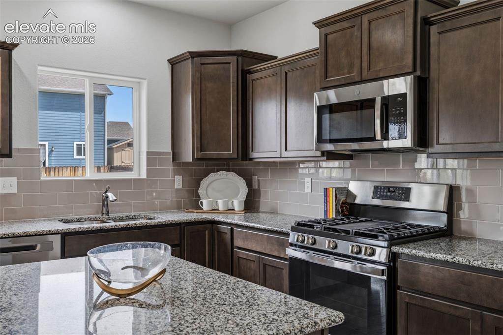 Image 11 of 40: Kitchen