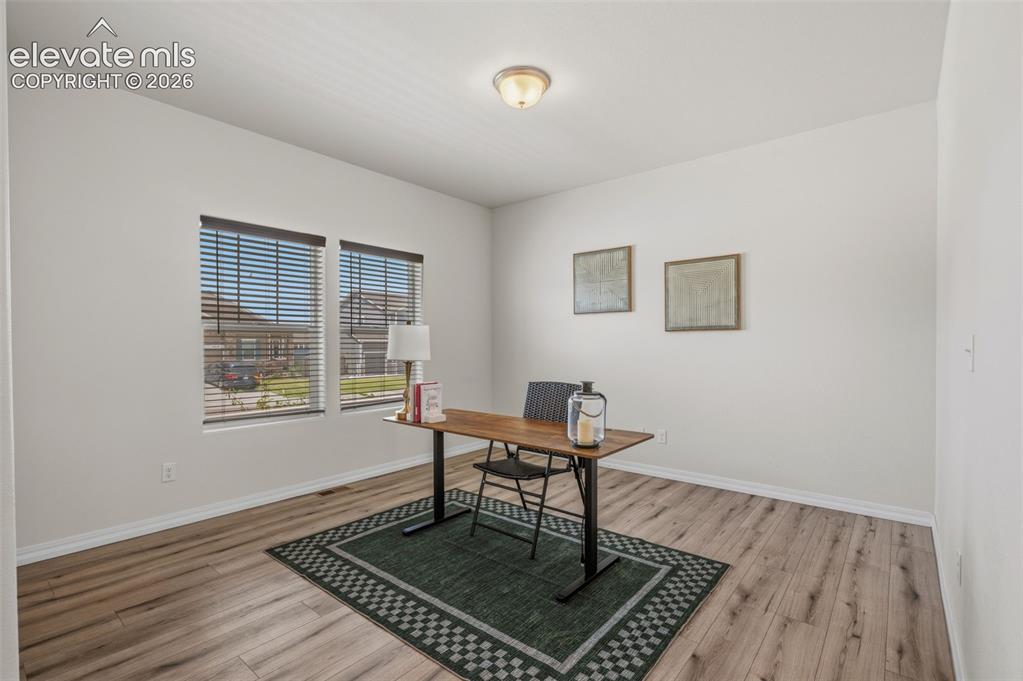 Image 14 of 40: Office