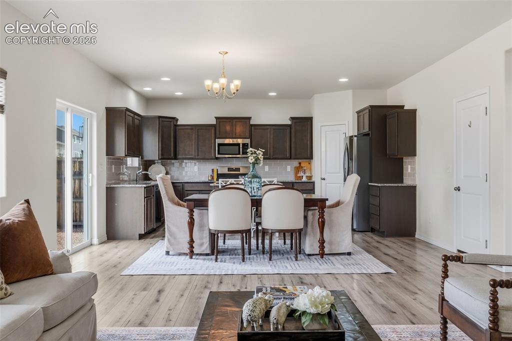 Image 7 of 40: Dining Area