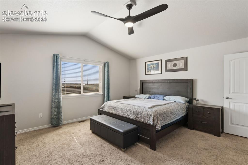 Image 15 of 31: Bedroom