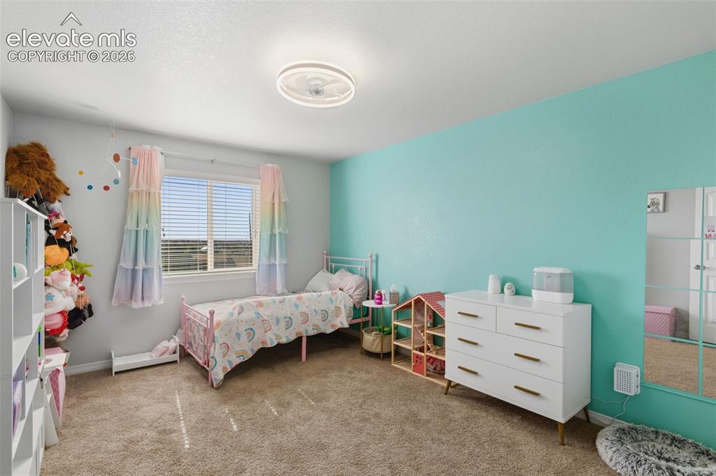 Image 19 of 31: Bedroom