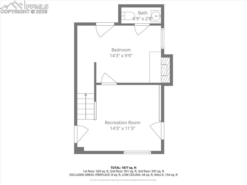 Image 34 of 37: View of room layout