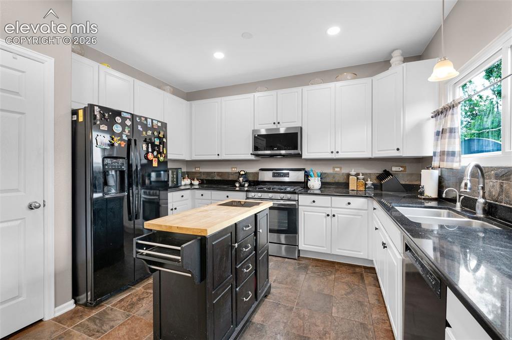Image 11 of 29: Dining Area
