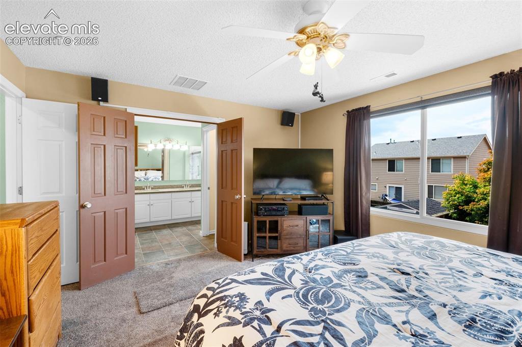 Image 18 of 29: Loft